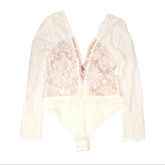 Jetset Diaries Caribbean Bodysuit Ivory Lace Open Back Revolve TJD White Bridal - Picture 9 of 9